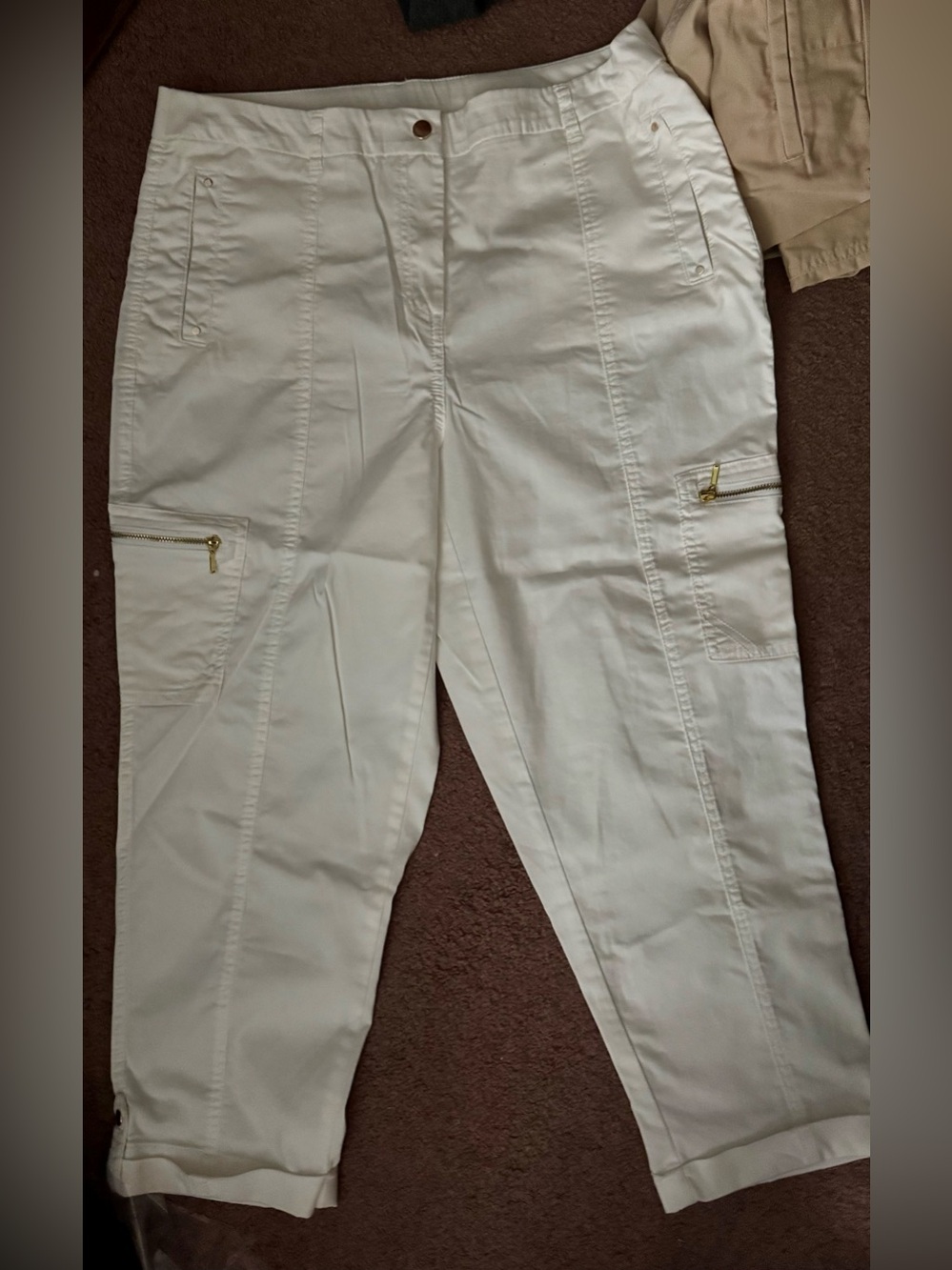 Chico's White cargo crop pants. Super cute- size 2